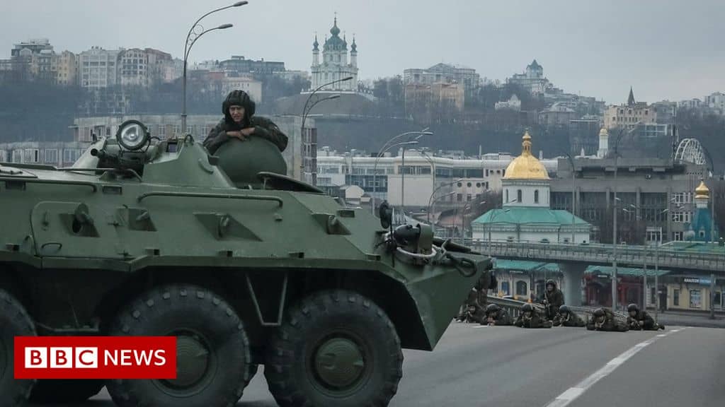 Ukraine conflict: Kyiv braces for Russian assault