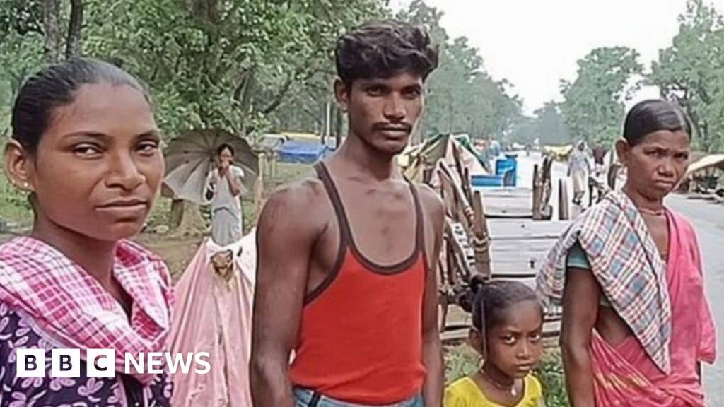 Gadchiroli: The Indian tribal families living on a highway with animals
