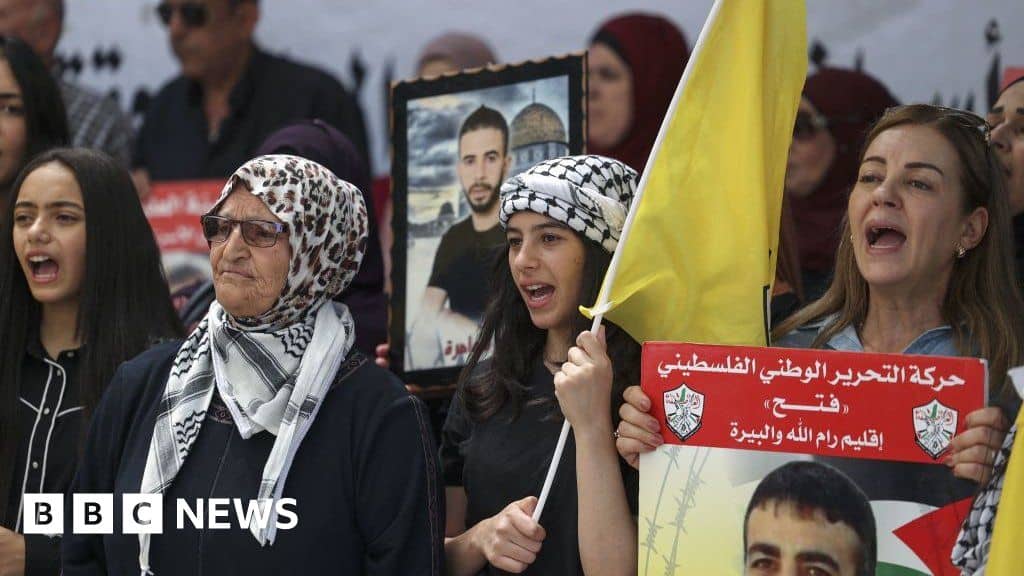 Palestinian prisoners held by Israel set to go on mass hunger strike